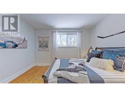 Upper - 17 Baroness Crescent, Toronto, ON M2J3K4 Photo 27