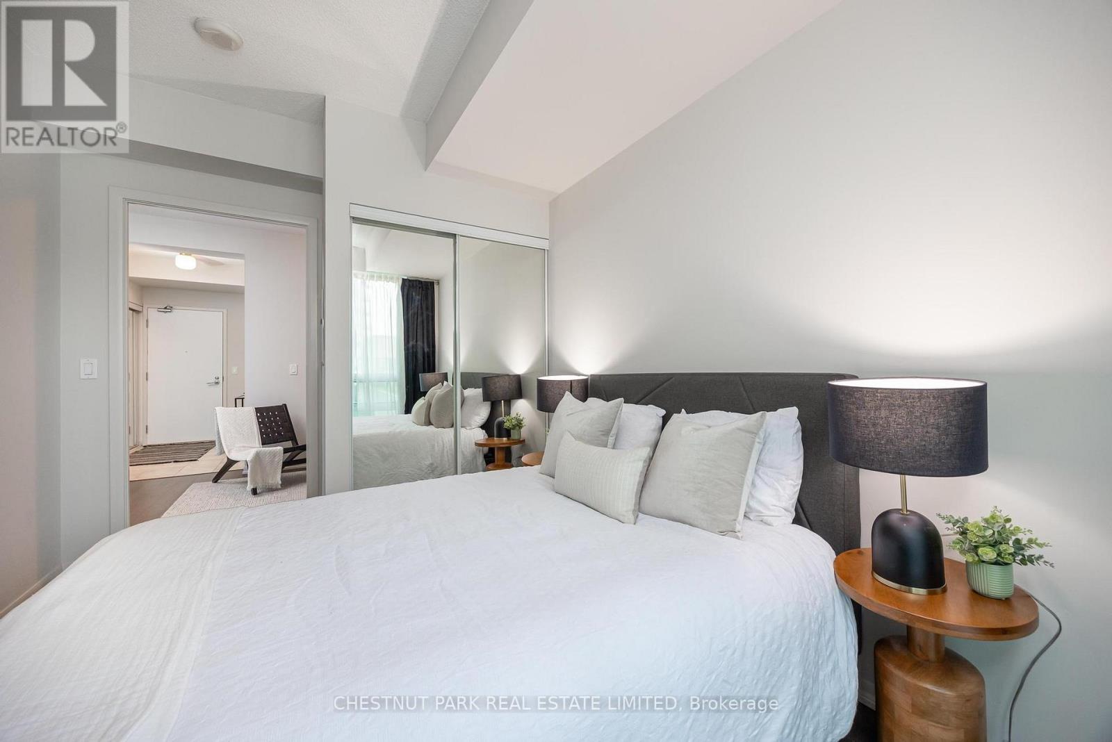 #808 215 FORT YORK BOULEVARD - 17