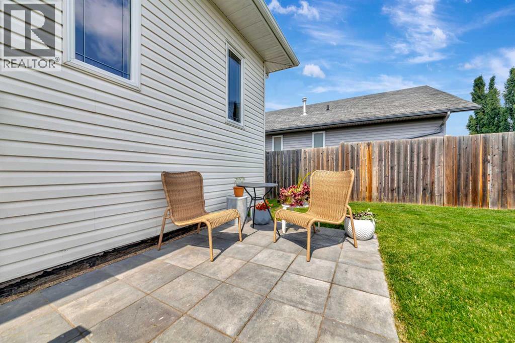 2001 47A Avenue Close - Image 40