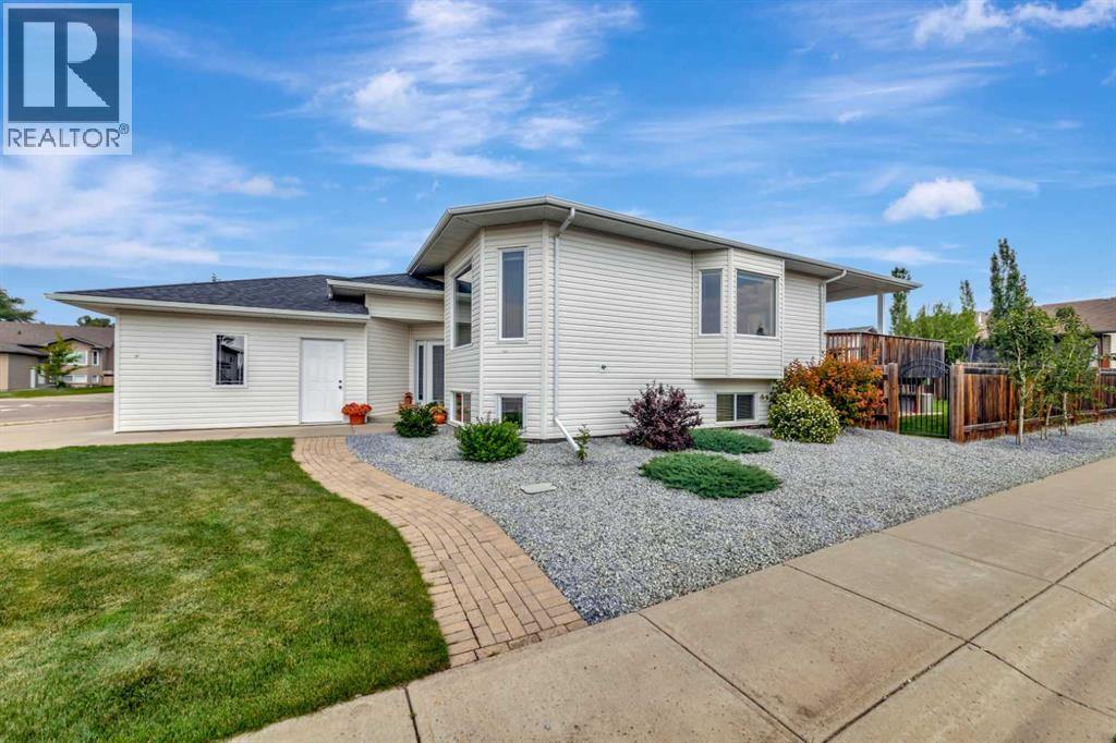 2001 47A Avenue Close - Image 3