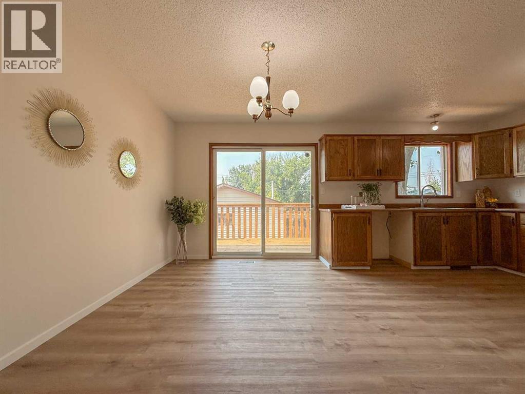 305 51 Avenue - Image 12