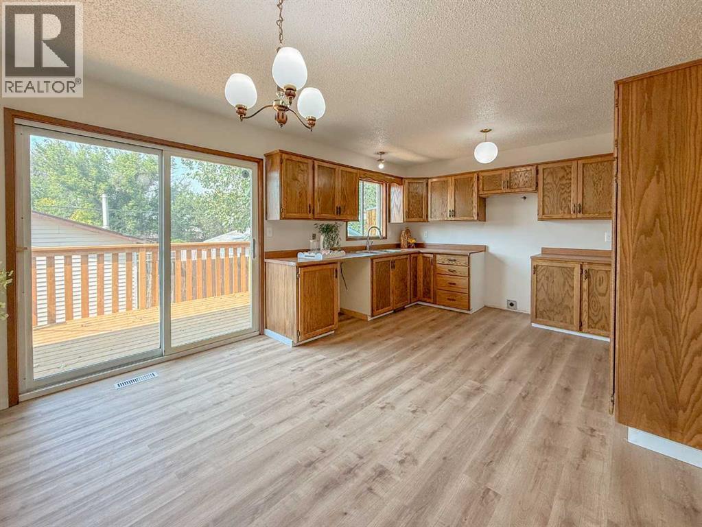 305 51 Avenue - 15
