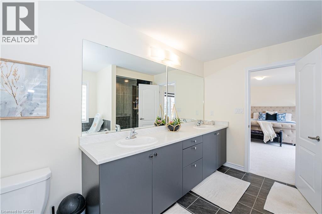 22 OAKTREE Drive - Image 28