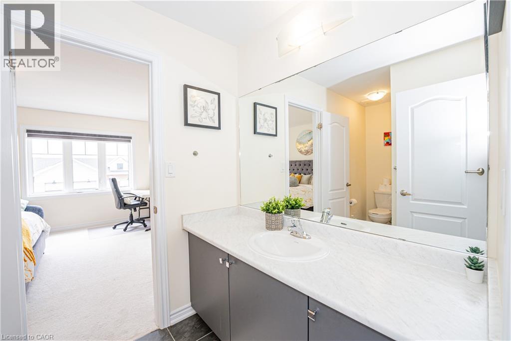 22 OAKTREE Drive - Image 33