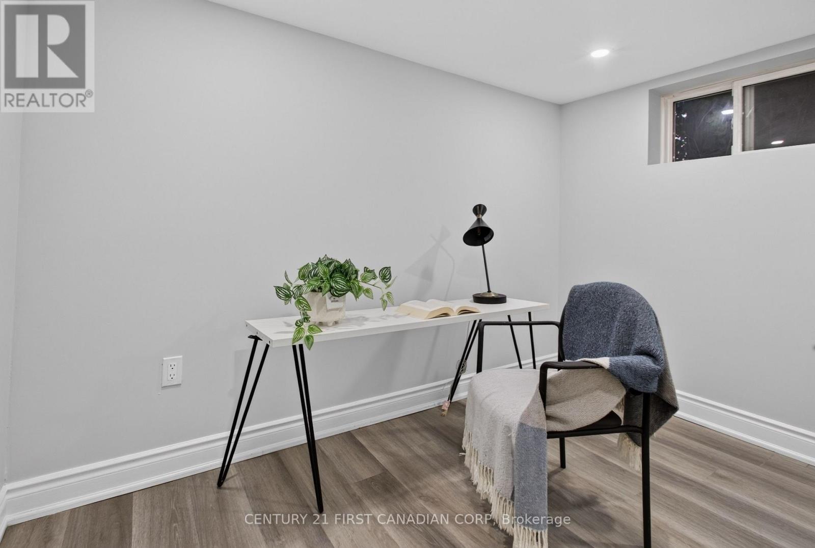 384 WHARNCLIFFE ROAD S - Image 34