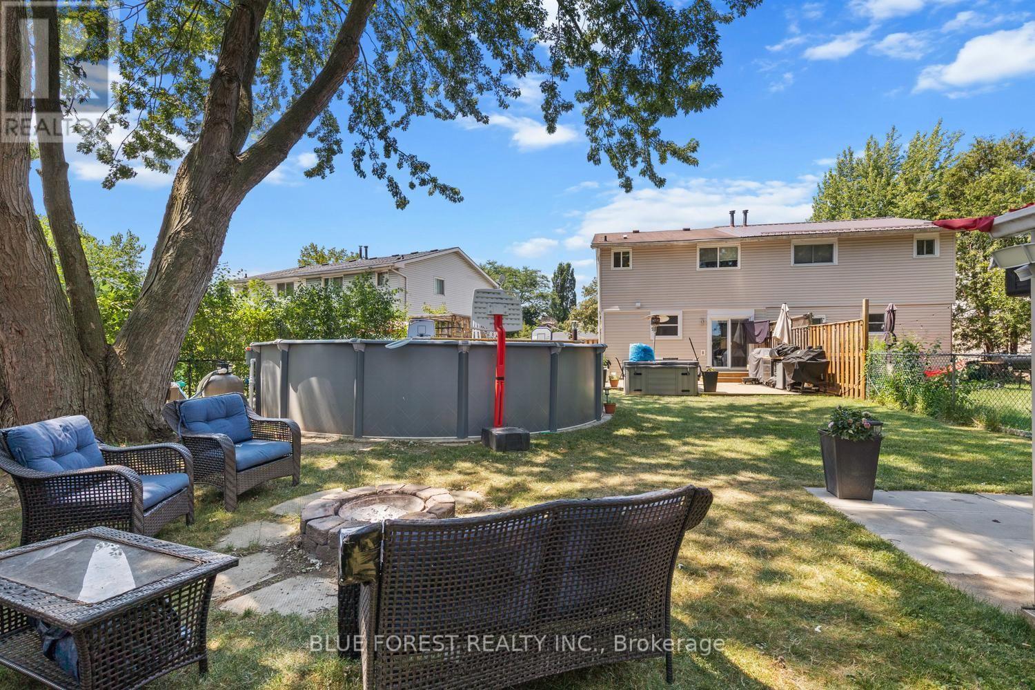 48 ROSAMOND CRESCENT - 36