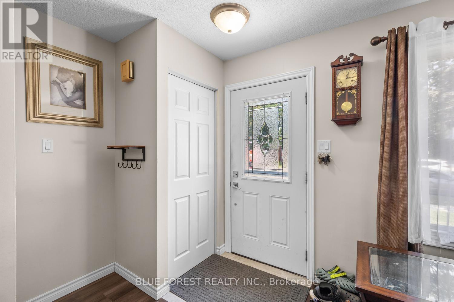 48 ROSAMOND CRESCENT - 4