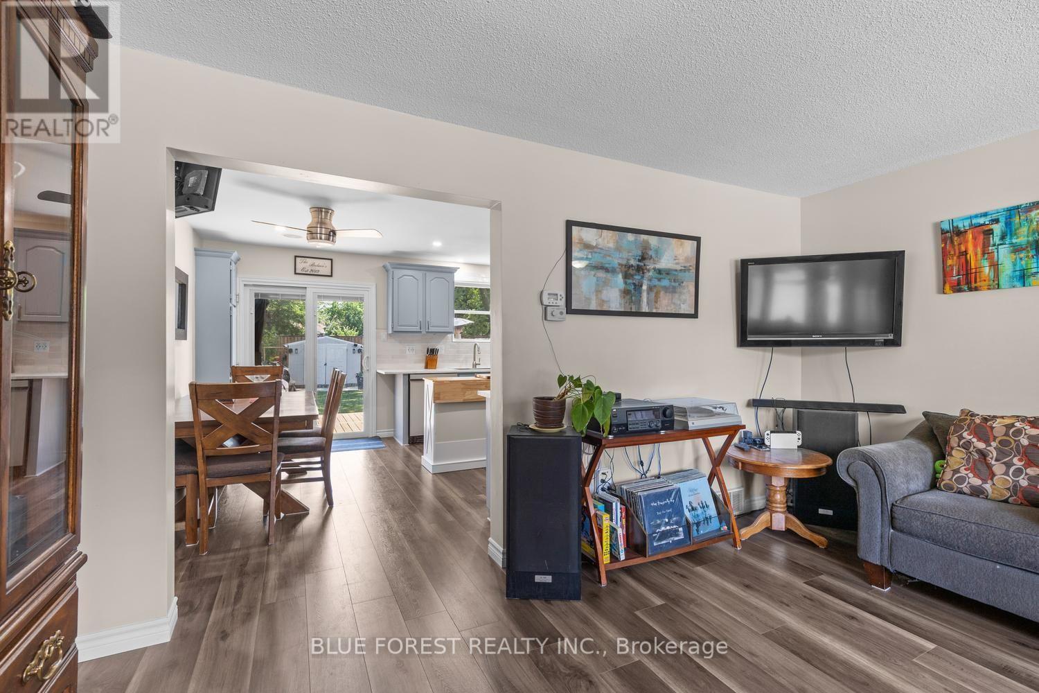 48 ROSAMOND CRESCENT - Image 8