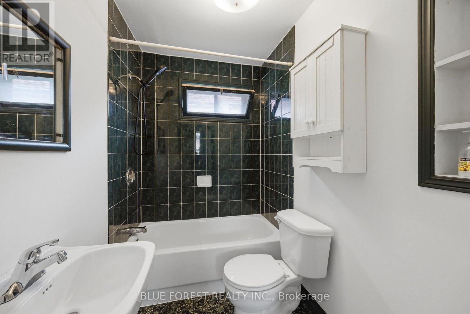 548 ELIZABETH STREET - 17