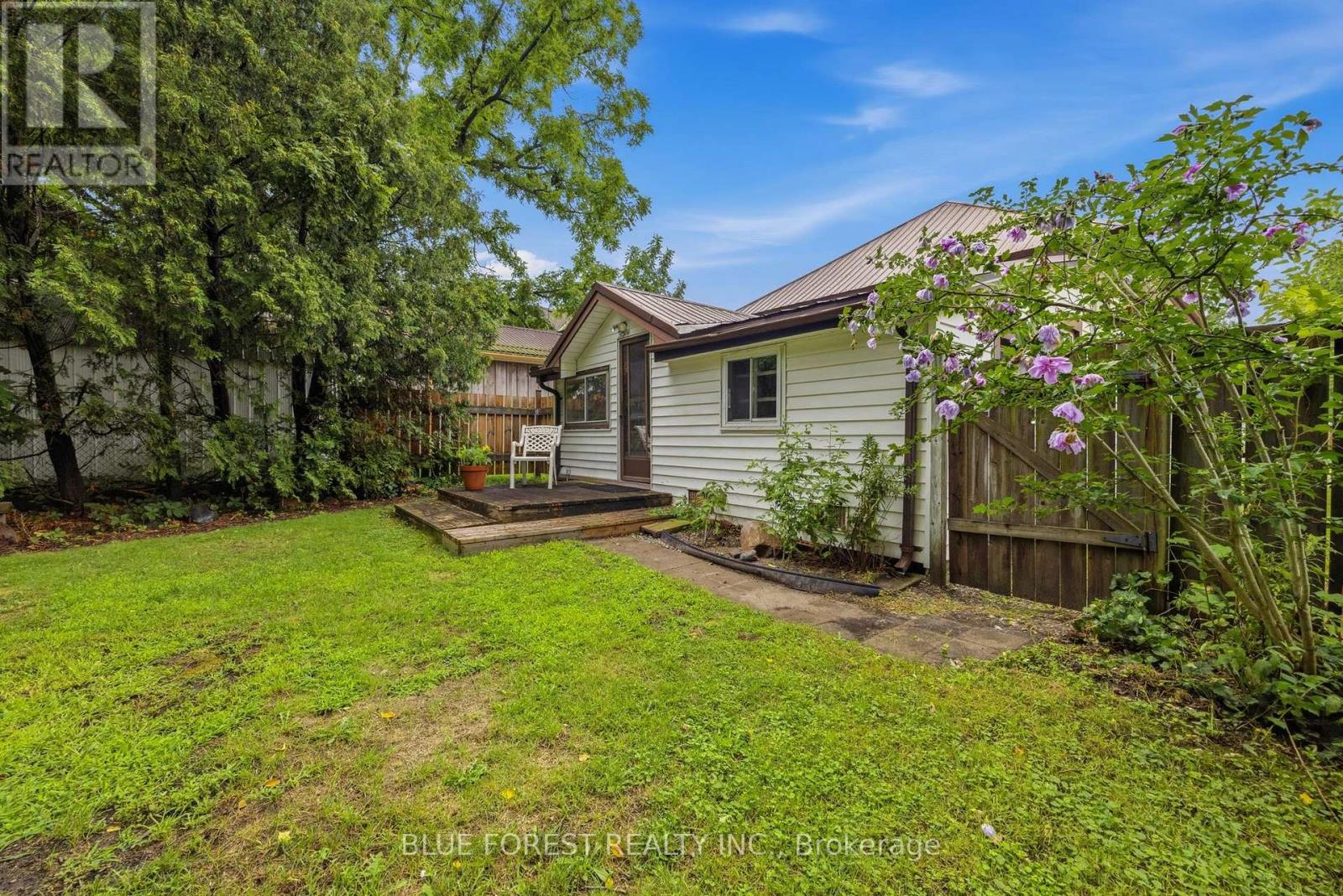 548 ELIZABETH STREET - Image 37