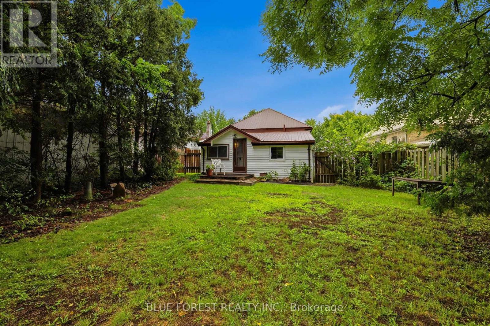 548 ELIZABETH STREET - Image 38