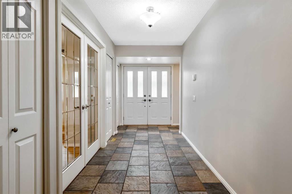 224 Varsity Crescent Northwest