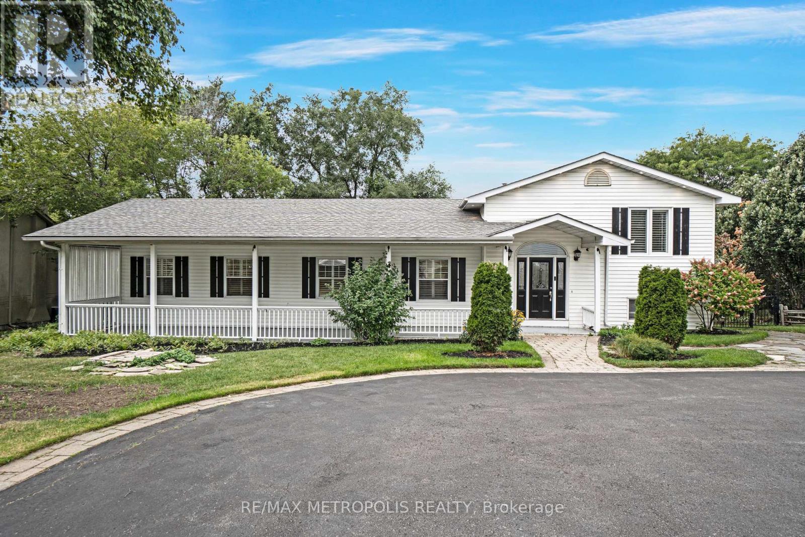 1872 APPLEVIEW ROAD - 3