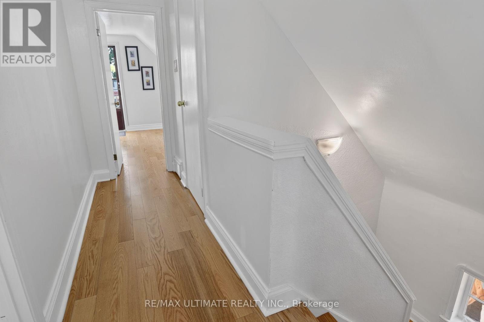 11 MIDHOLM DRIVE - 28