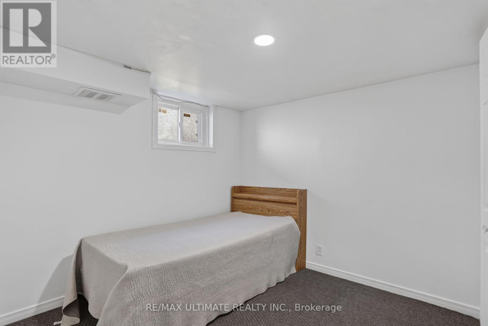 11 MIDHOLM DRIVE - 46