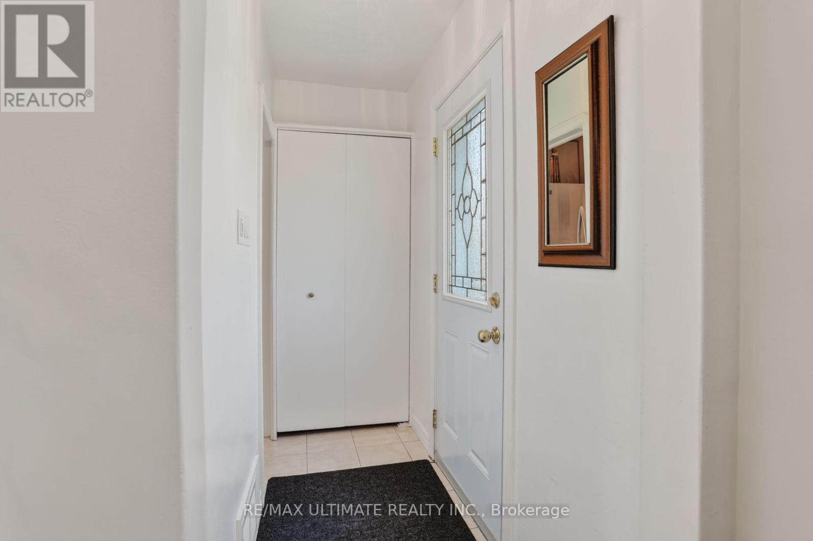 11 MIDHOLM DRIVE - 5