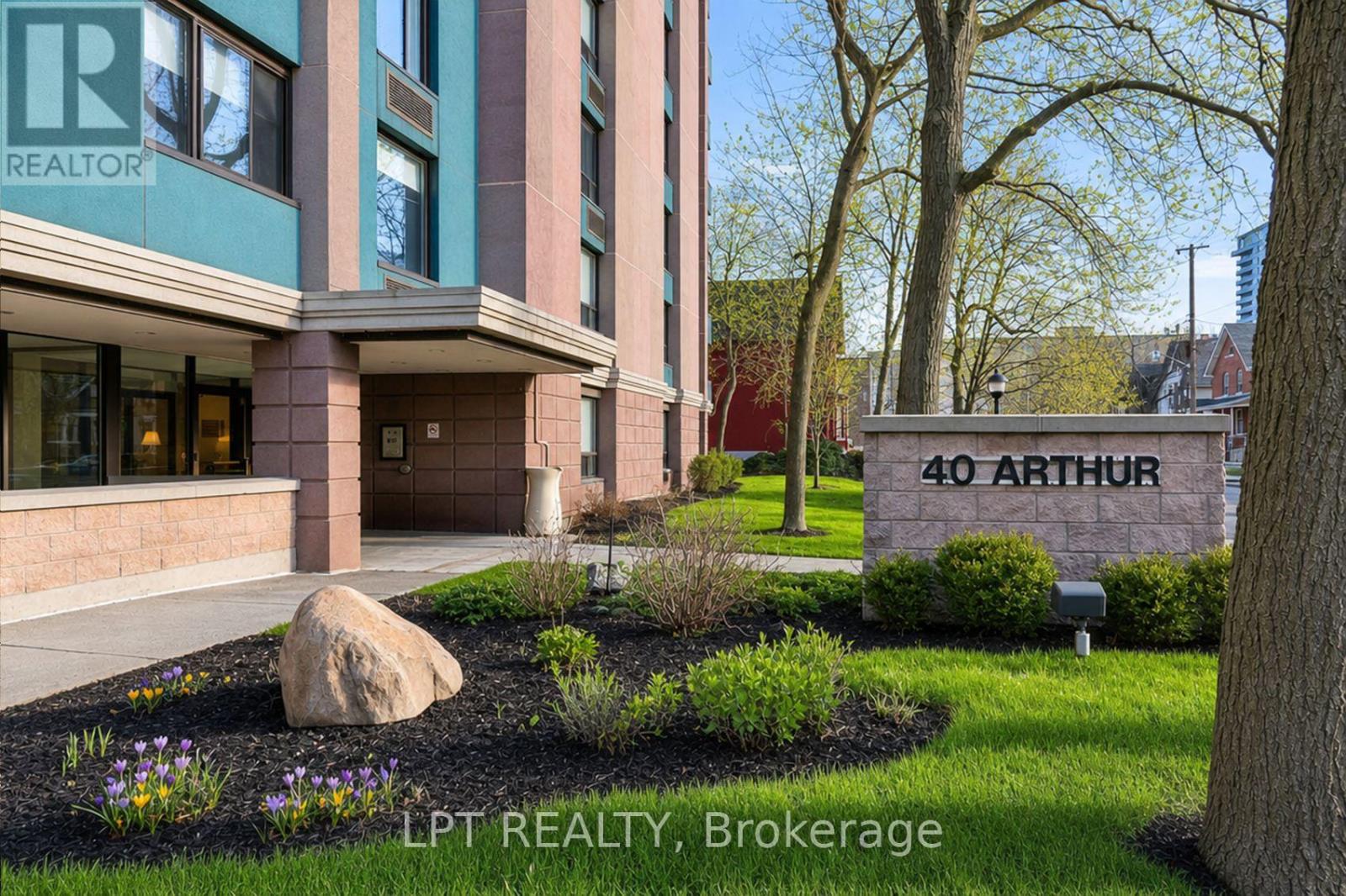 #703 40 ARTHUR STREET - 1