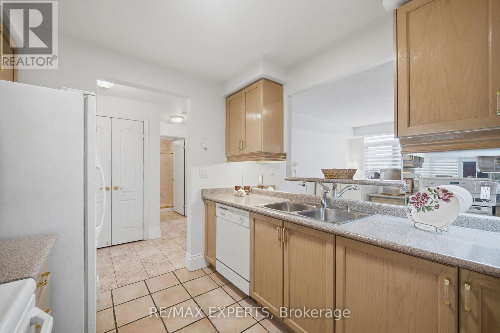 #209 53 WOODBRIDGE AVENUE - 10