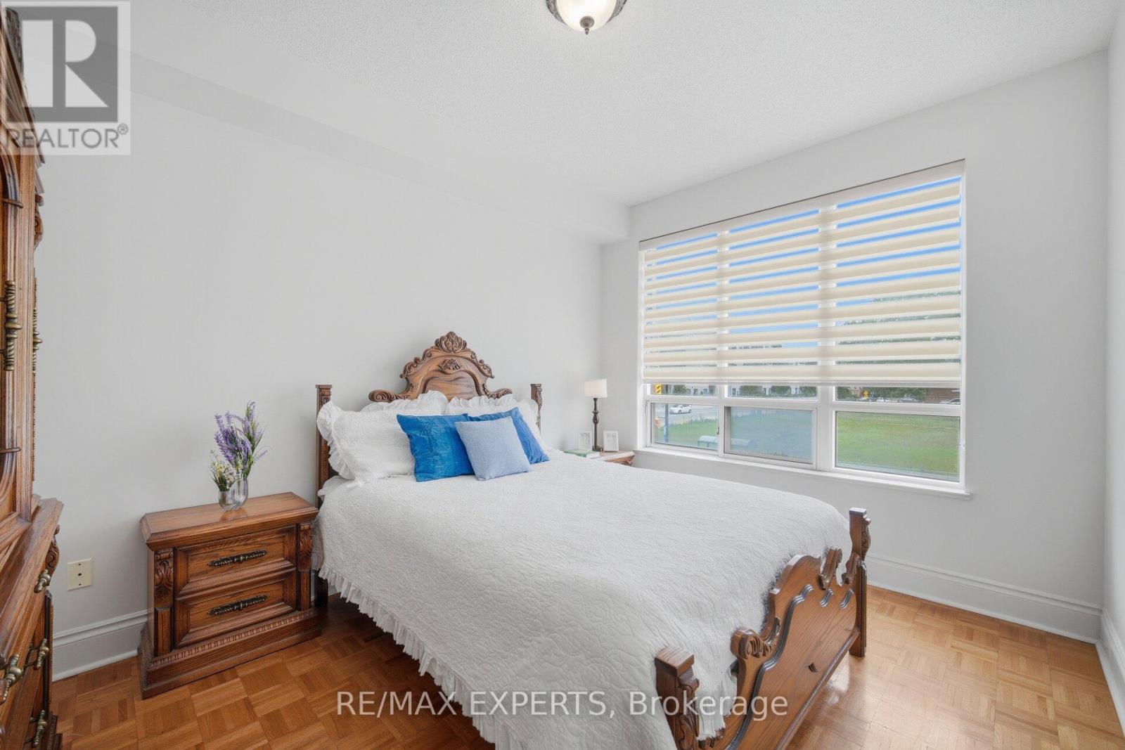 #209 53 WOODBRIDGE AVENUE - 22