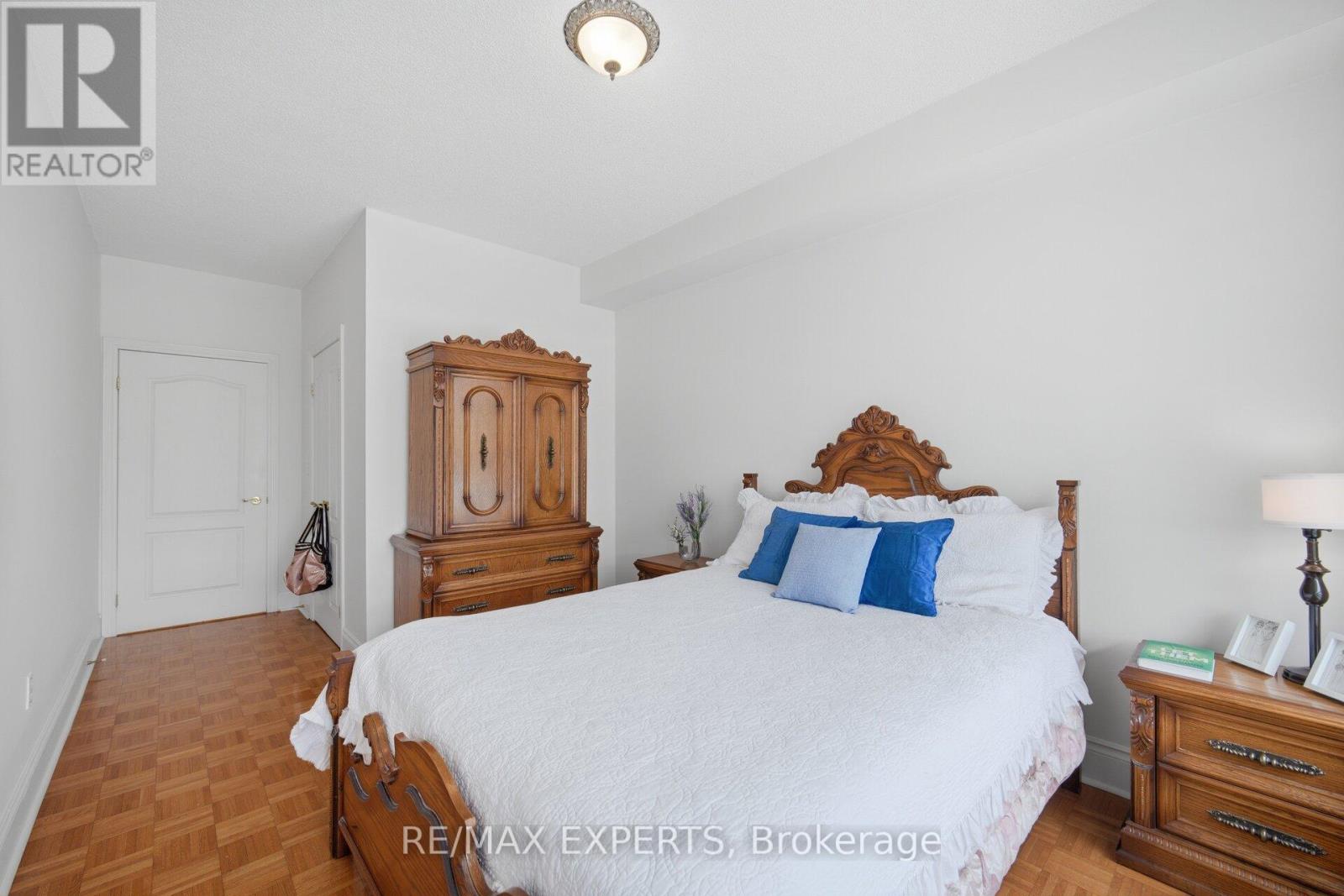 #209 53 WOODBRIDGE AVENUE - 23