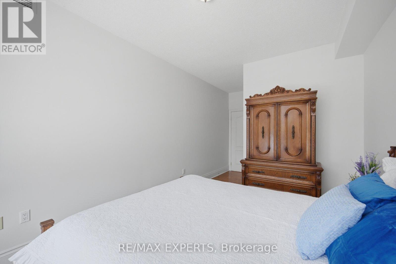 #209 53 WOODBRIDGE AVENUE - 24