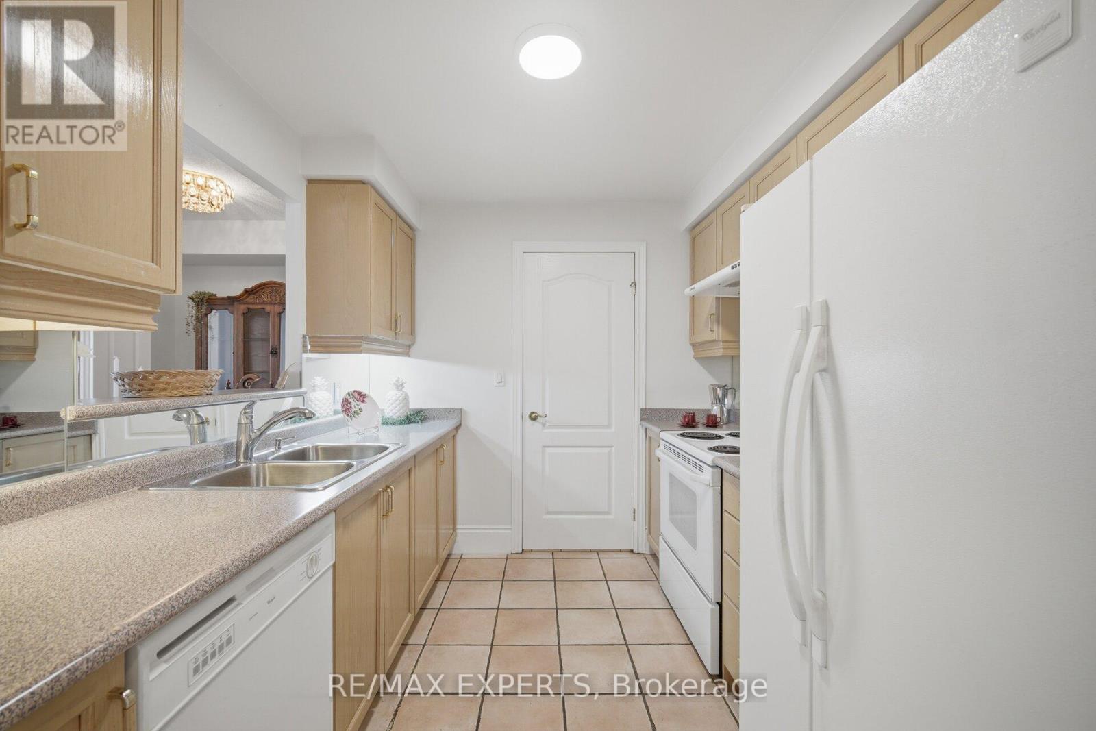 #209 53 WOODBRIDGE AVENUE - 8