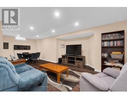 4 Gold Park Gate, Essa, ON L3W0C2 Photo 13