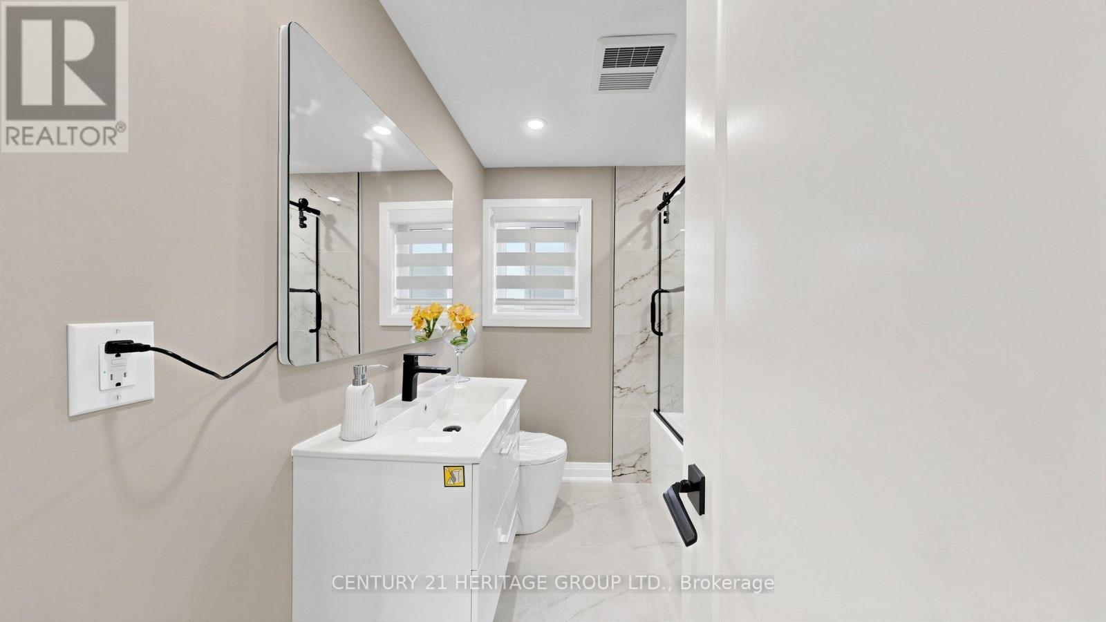52 LUND STREET - 23