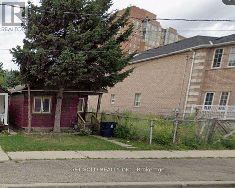 Photo of 918 Keele Street