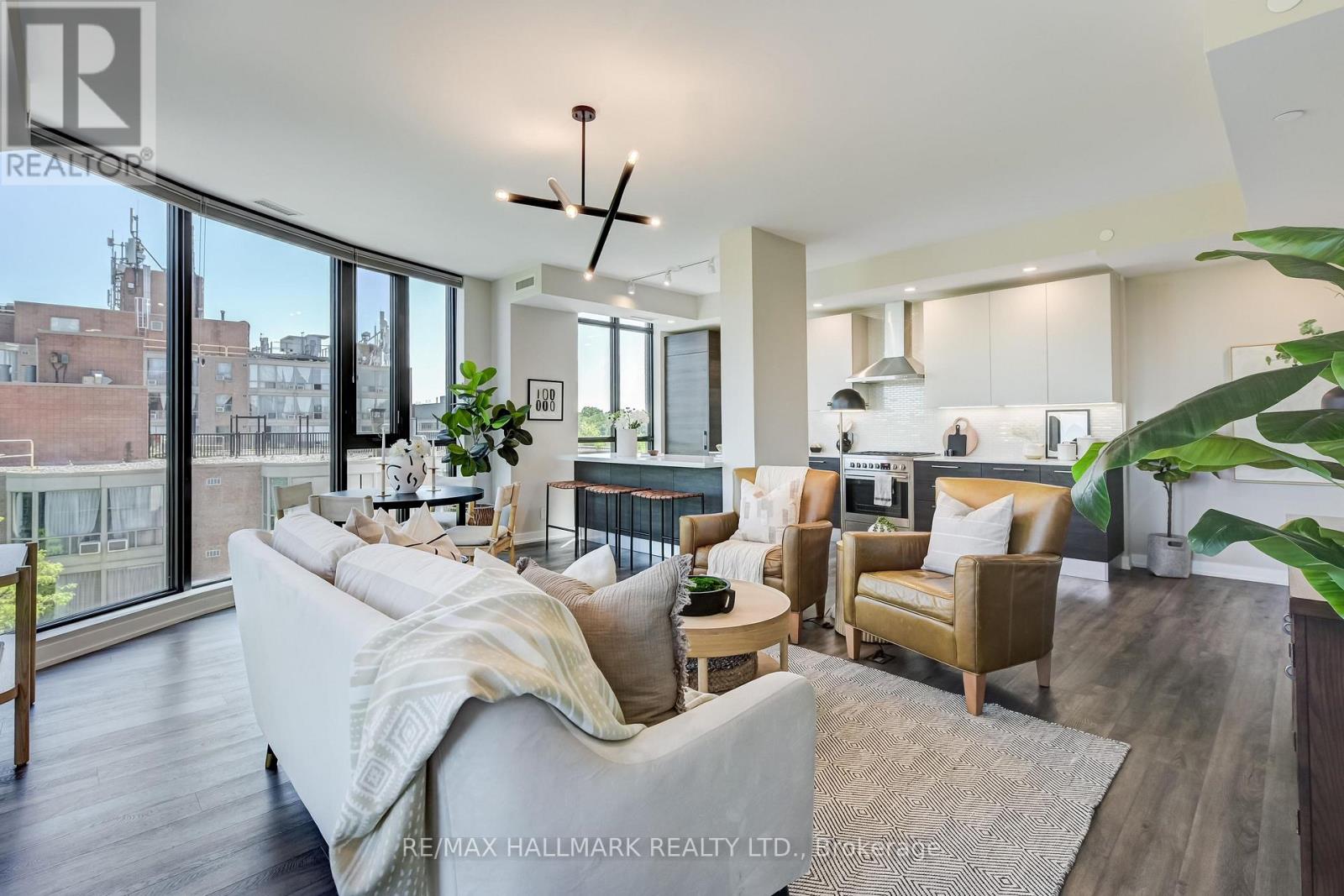 #402 2118 BLOOR STREET W - 4