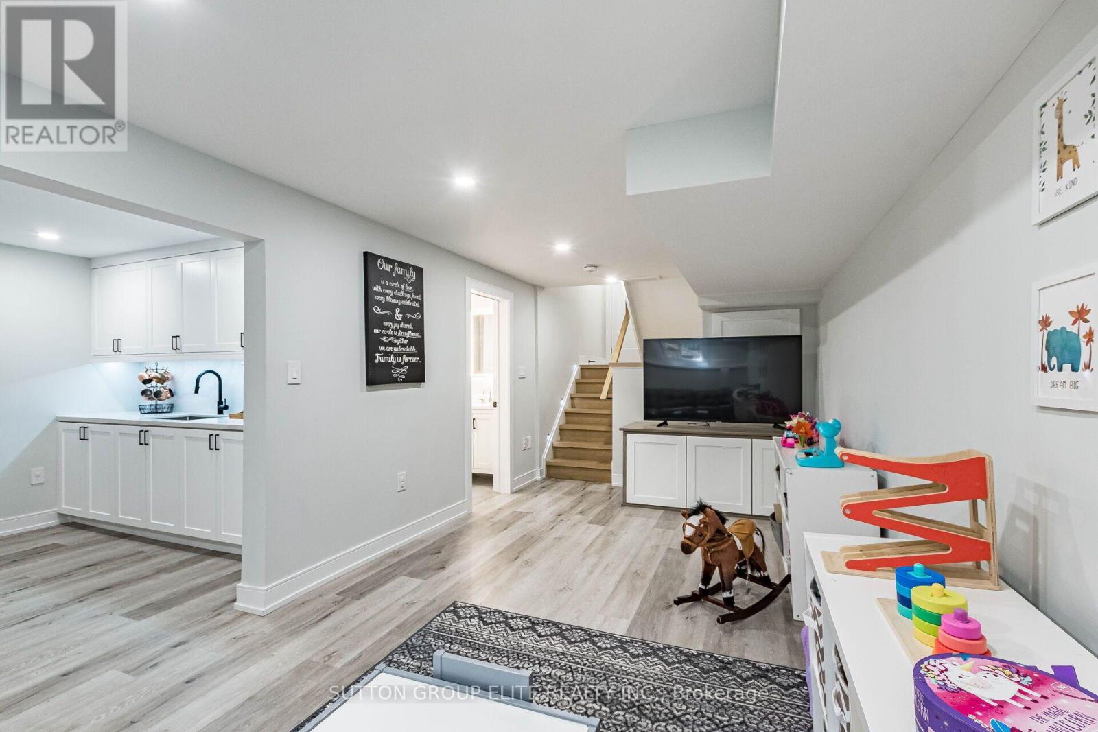 1009 IBAR WAY - 36