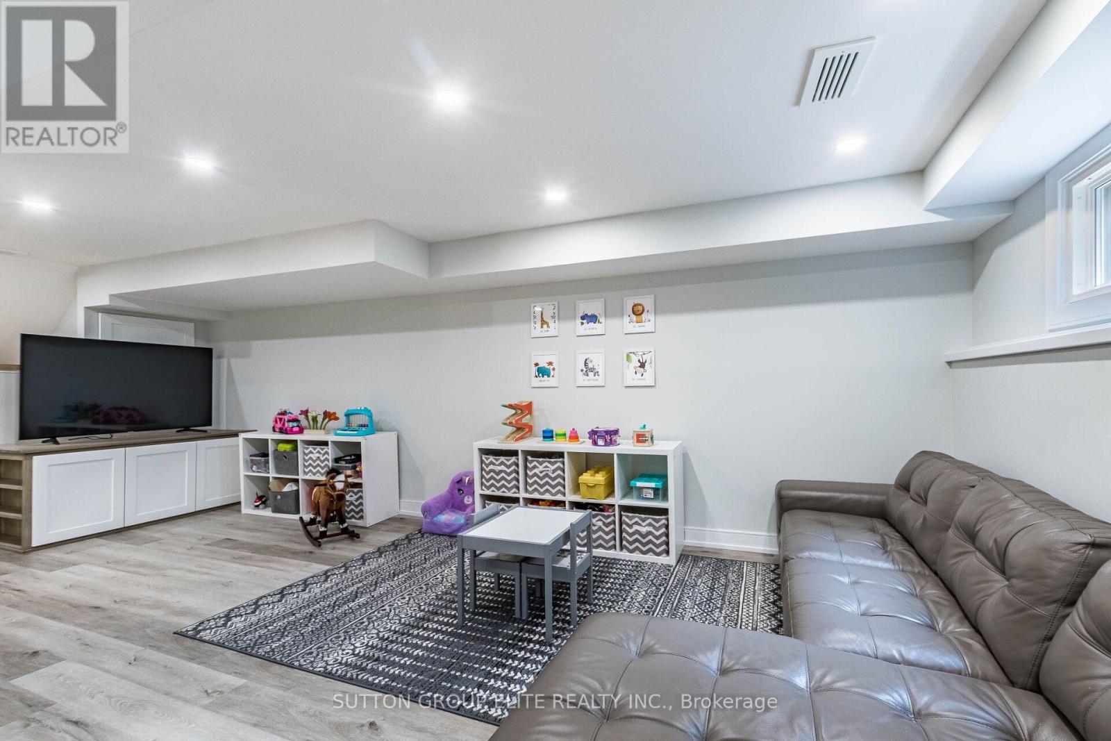 1009 IBAR WAY - 40
