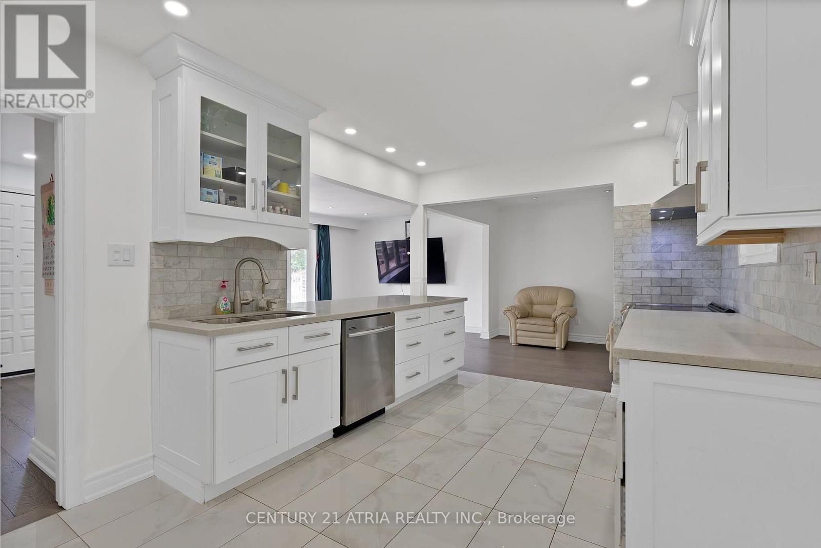 56 TOBERMORY DRIVE - 11