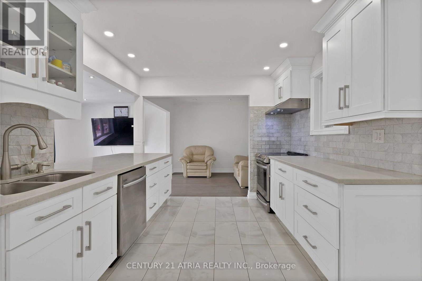 56 TOBERMORY DRIVE - 9
