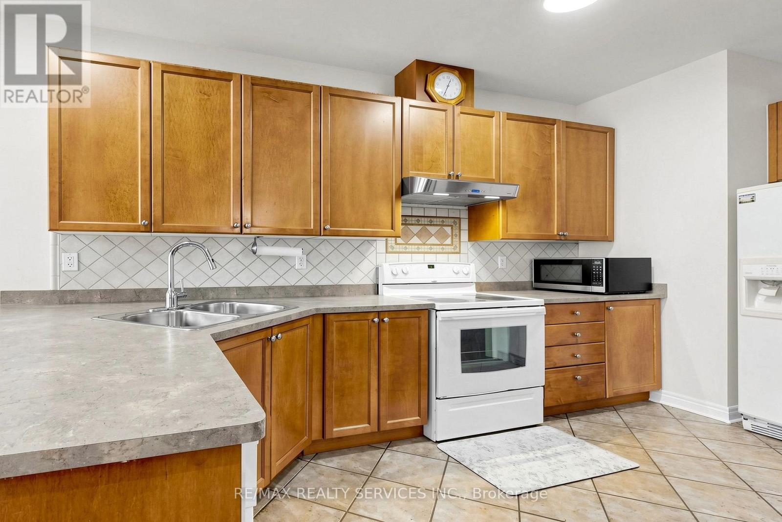 50 ROCKY POINT CRESCENT - 10