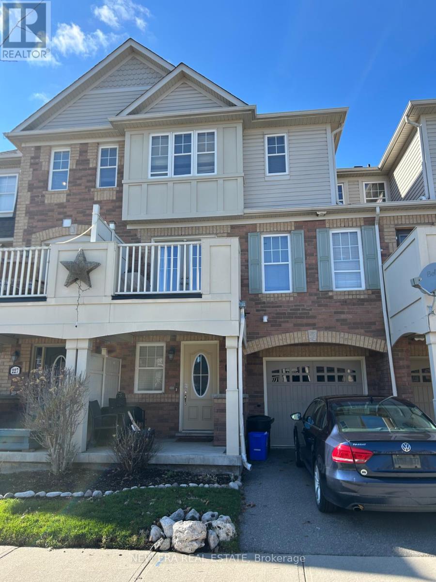 225 SCHREYER CRESCENT - 1