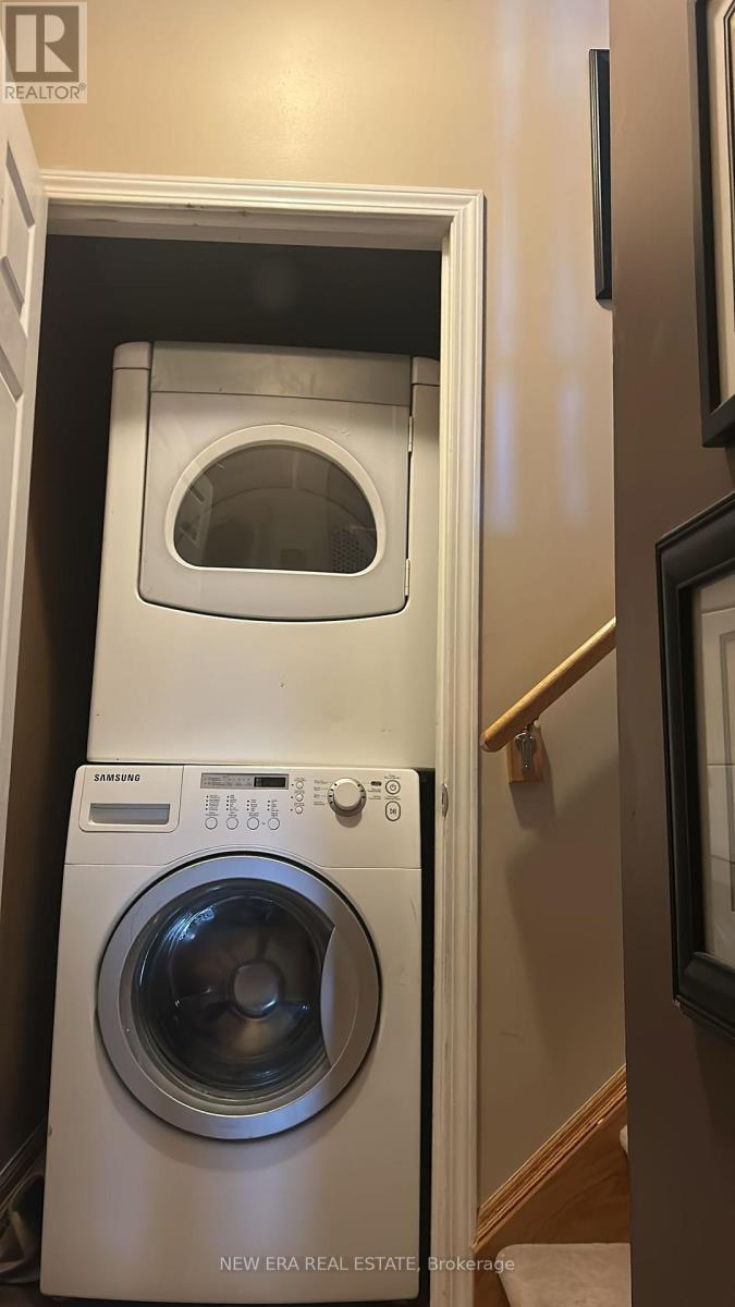 225 SCHREYER CRESCENT - 10