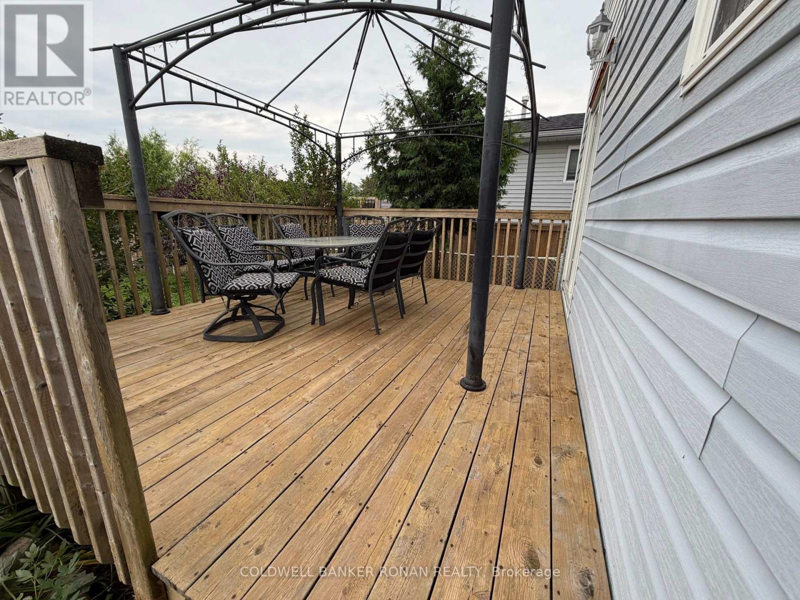 15 JENNINGS DRIVE - 26