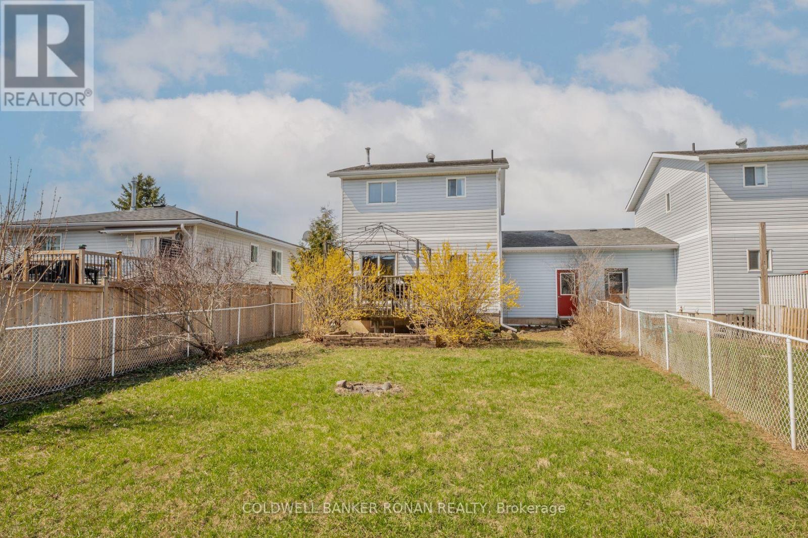 15 JENNINGS DRIVE - 32