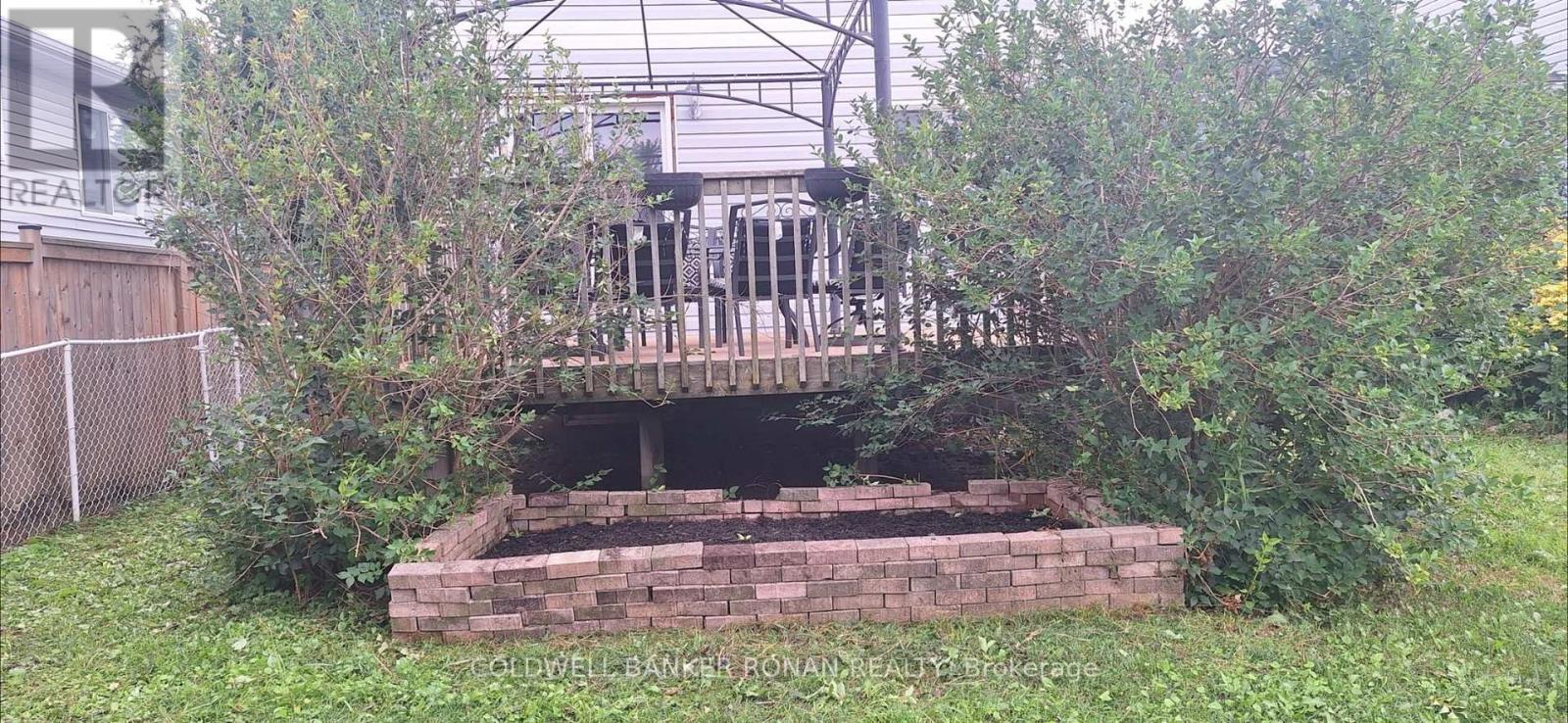 15 JENNINGS DRIVE - 28