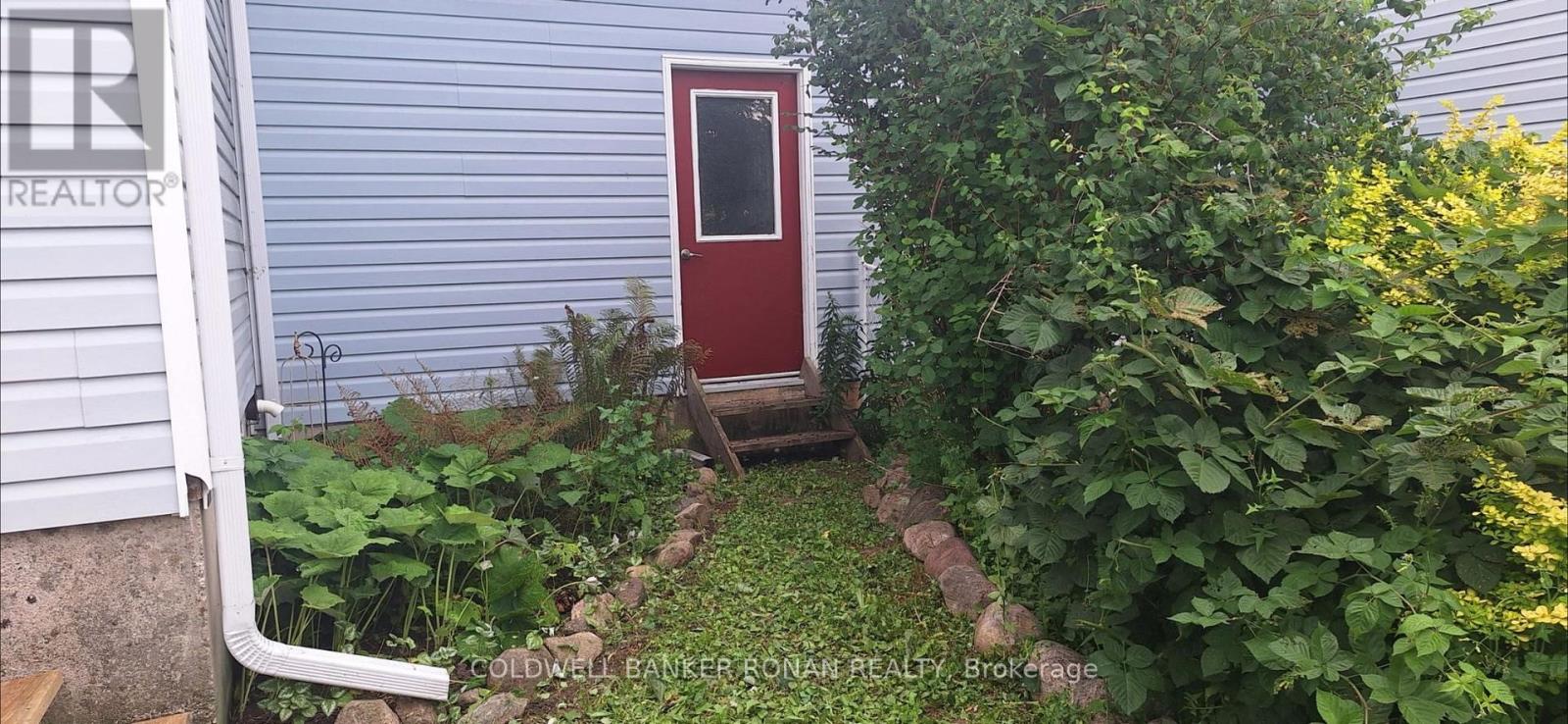 15 JENNINGS DRIVE - 30