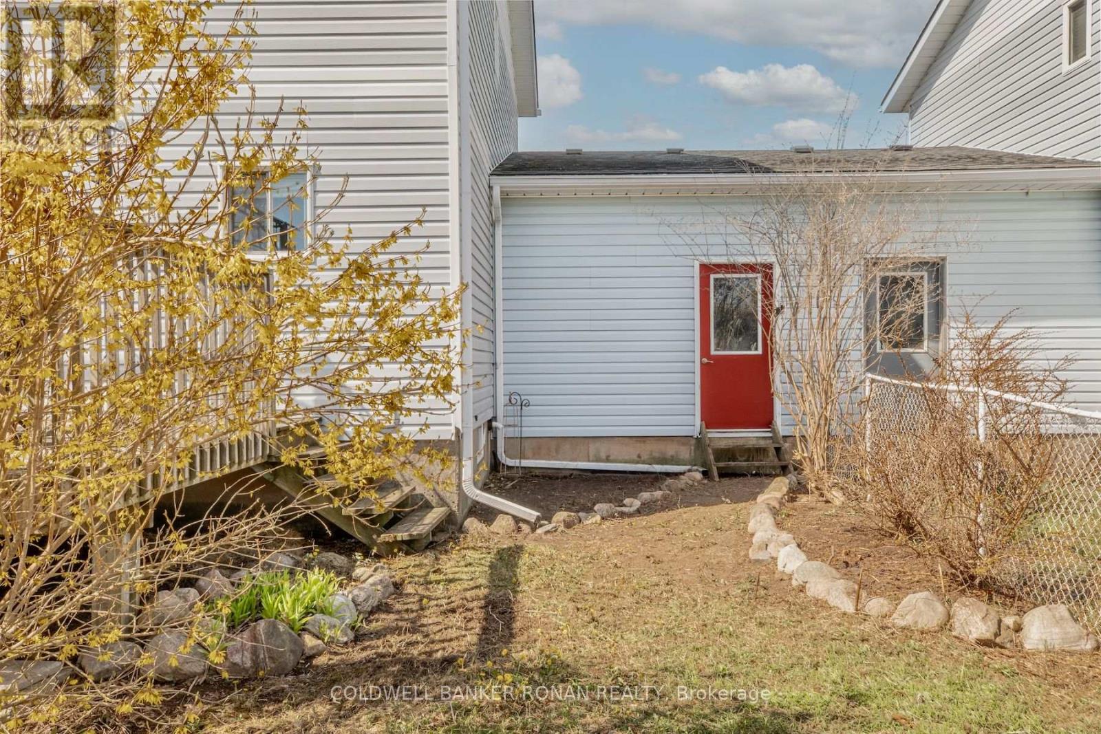 15 JENNINGS DRIVE - 29