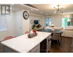Kitchen - 72 Grapevine Road, Caledon, ON L7E2R3 Photo 8