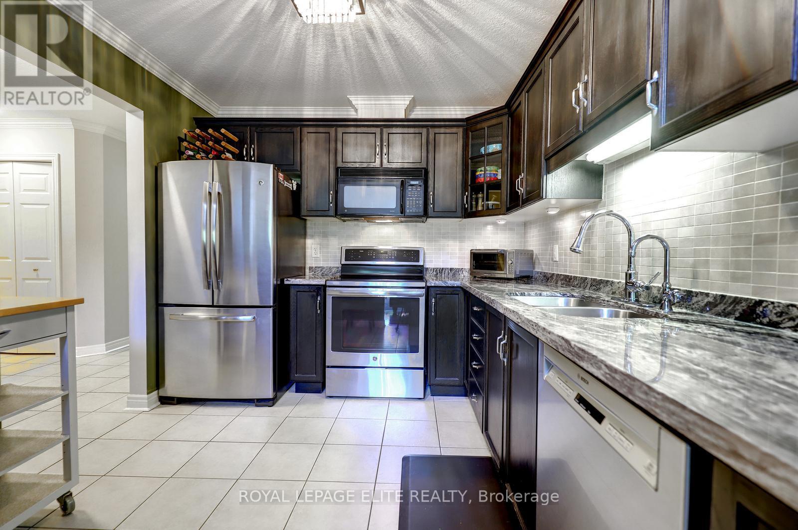 118 LYNCH CIRCLE - 10