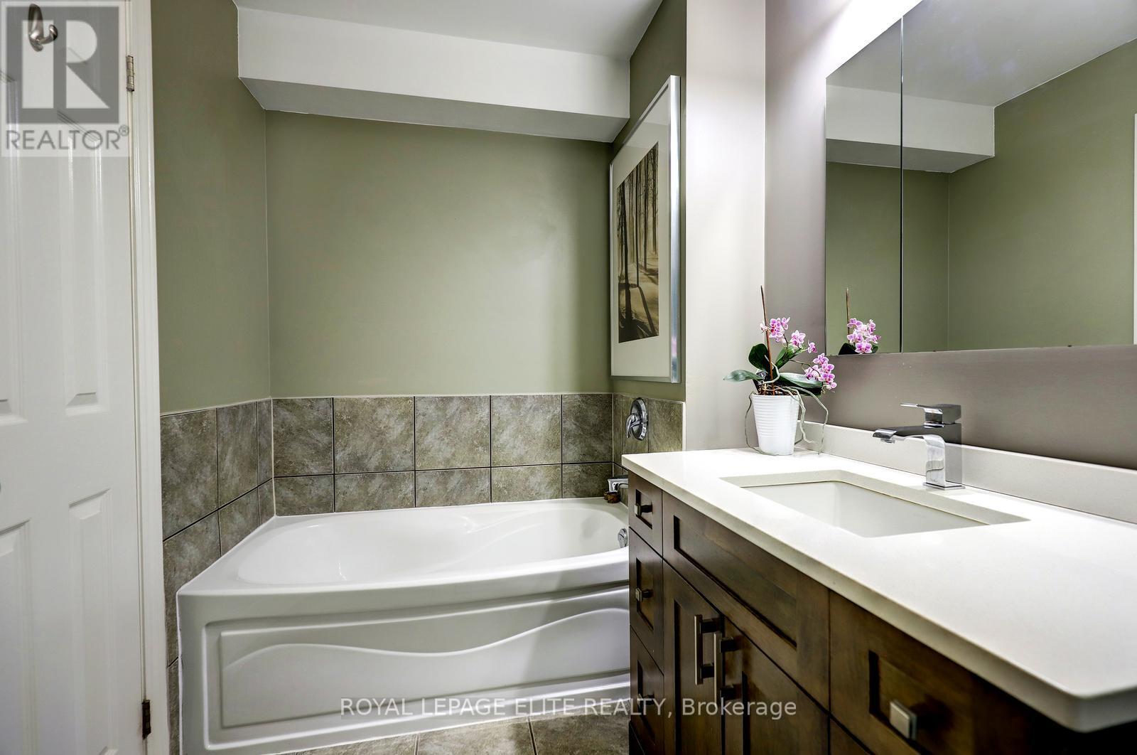 118 LYNCH CIRCLE - 19