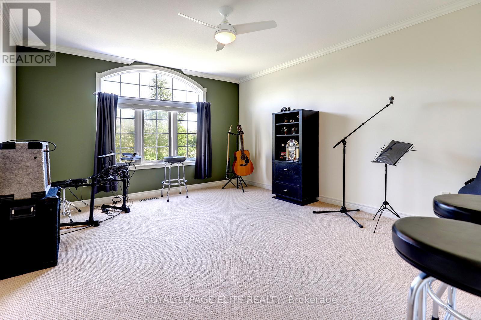 118 LYNCH CIRCLE - 23