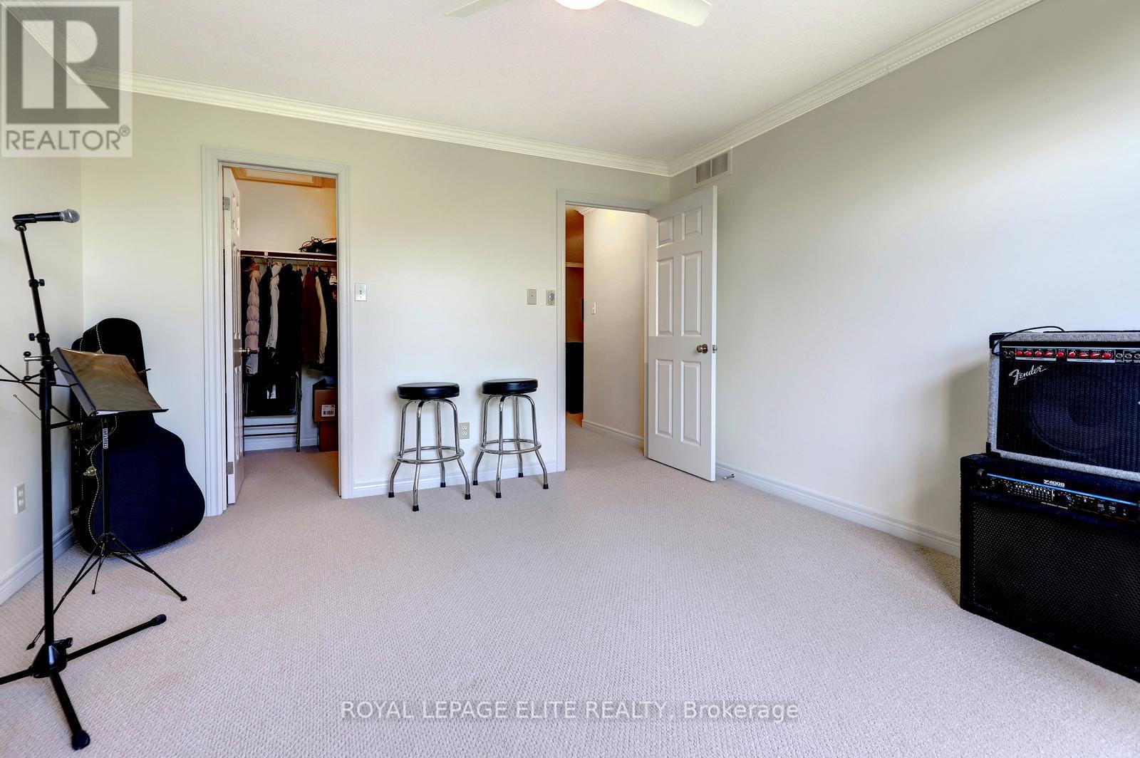 118 LYNCH CIRCLE - 24