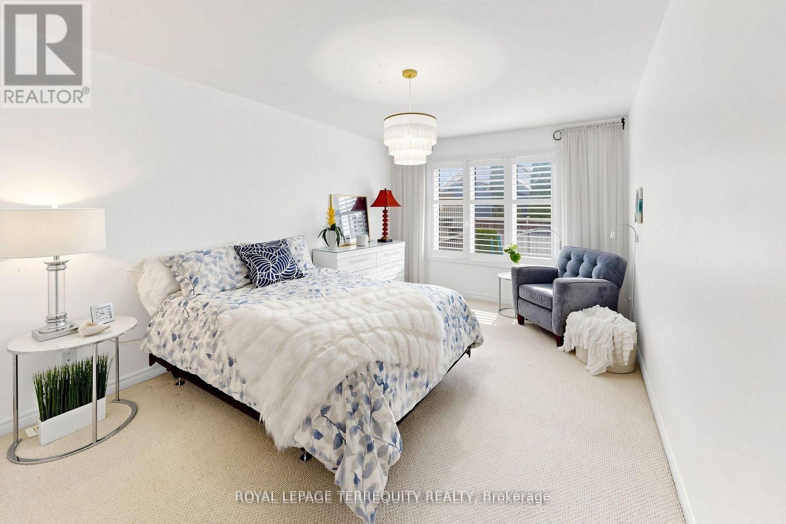 29 ROSE GLEN CRESCENT - 22