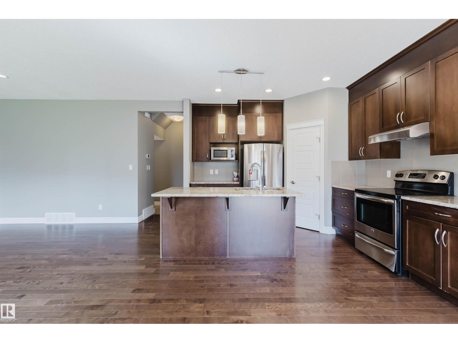 15839 10 AV SW - 11
