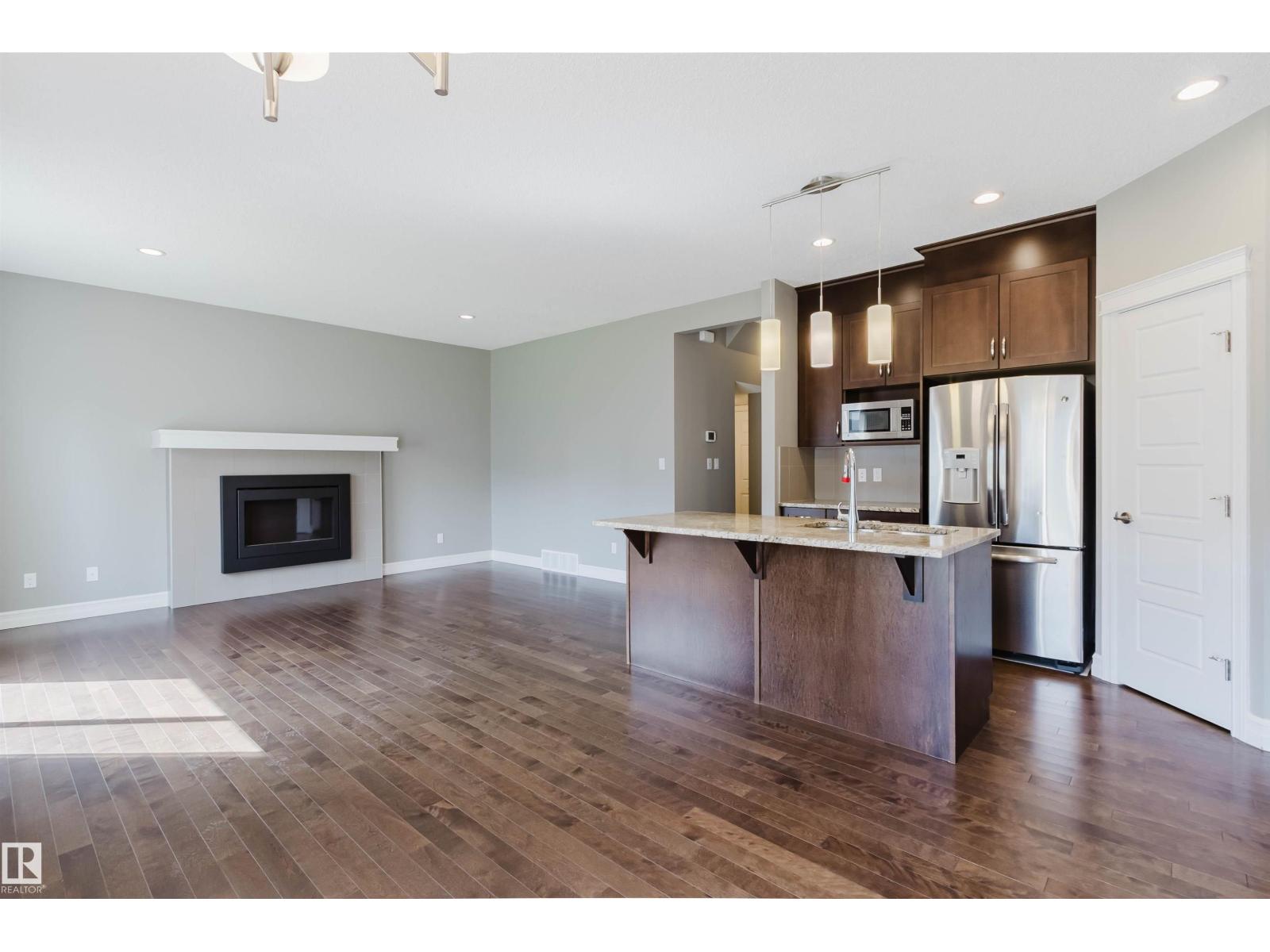 15839 10 AV SW - 12